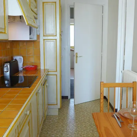 Raphael Apartment