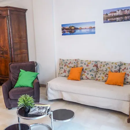 Raphael Apartment