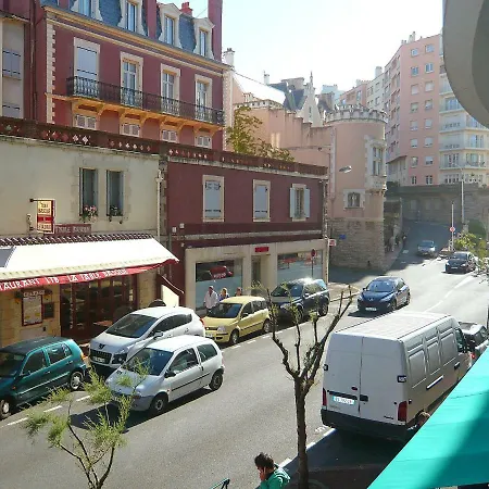 Raphael Apartment