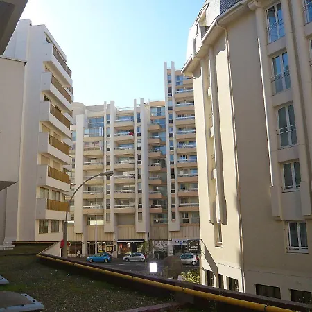 Raphael Apartment